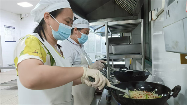 4a4f3cafe6284cb485f771296f8b3d28.jpg